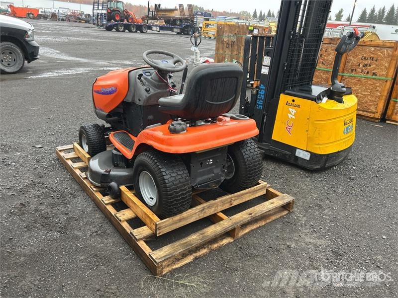 Husqvarna YTH1842 4x2 Ride-On Lawn Mower 乗用・自走モア/芝刈り機