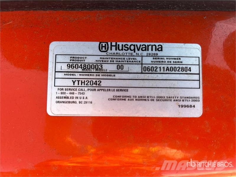 Husqvarna YTH2042 ركوب الحشائش