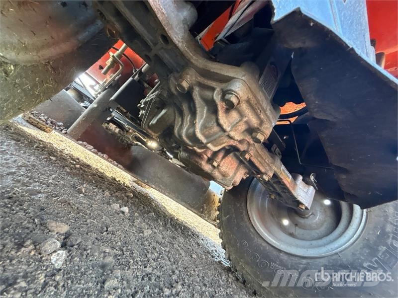 Husqvarna YTH2042 ركوب الحشائش