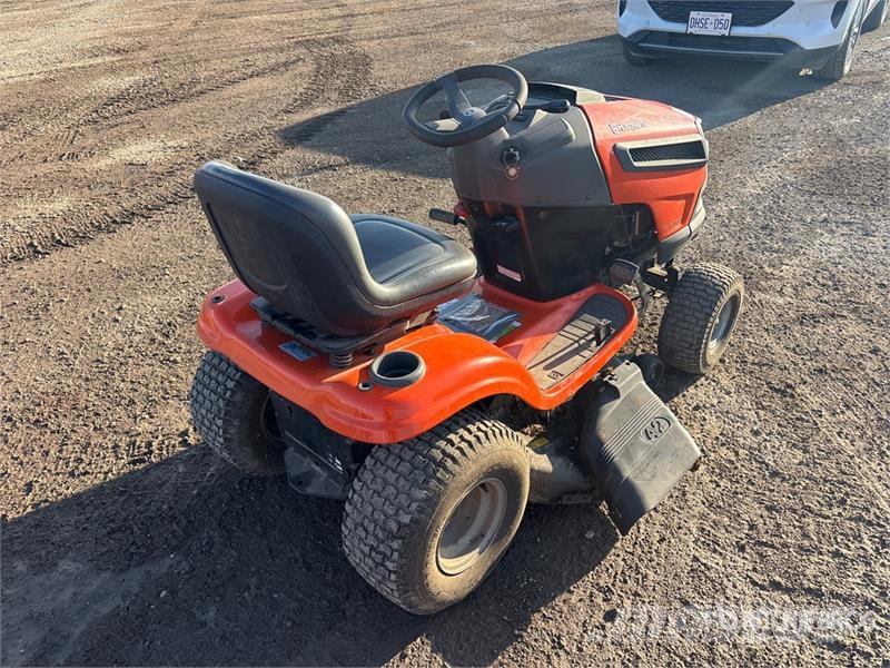 Husqvarna YTH2042 ركوب الحشائش