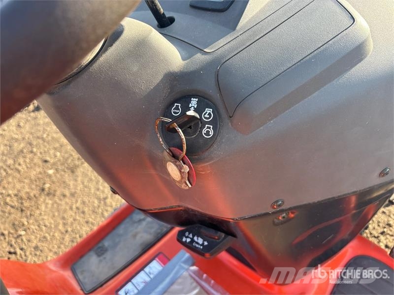 Husqvarna YTH2042 ركوب الحشائش