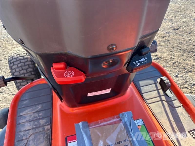 Husqvarna YTH2042 ركوب الحشائش