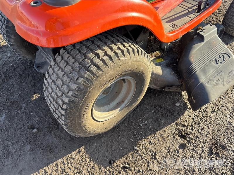 Husqvarna YTH2042 ركوب الحشائش