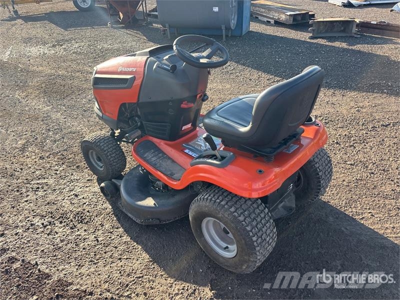 Husqvarna YTH2042 ركوب الحشائش