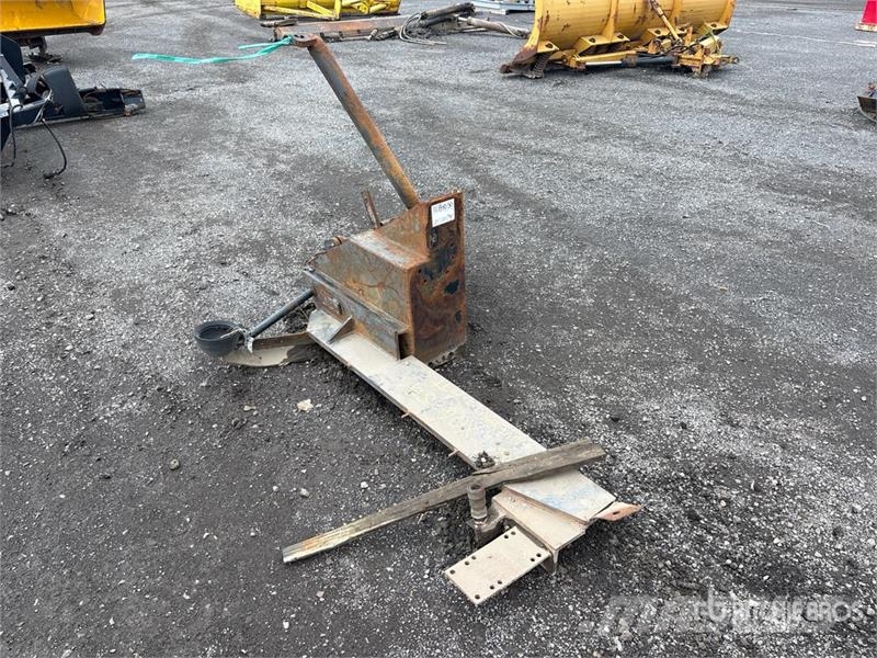 Hydraulic Snow Plow Mount - Fits Truck Ostale kargo komponente