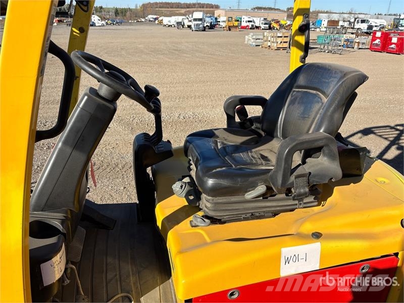 Hyster E50XN33 4800 lb Electric Forklift Električni viljuškari