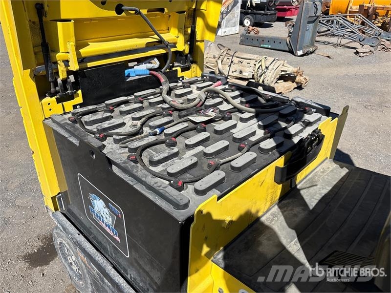 Hyster E55XN33 5150 lb Electric Forklift Akumulátorové vozíky