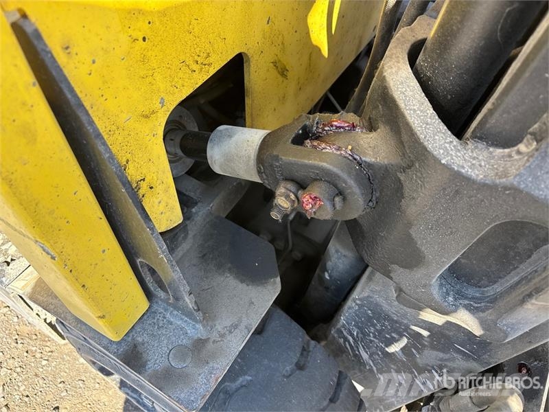 Hyster E55XN33 5150 lb Electric Forklift Akumulátorové vozíky