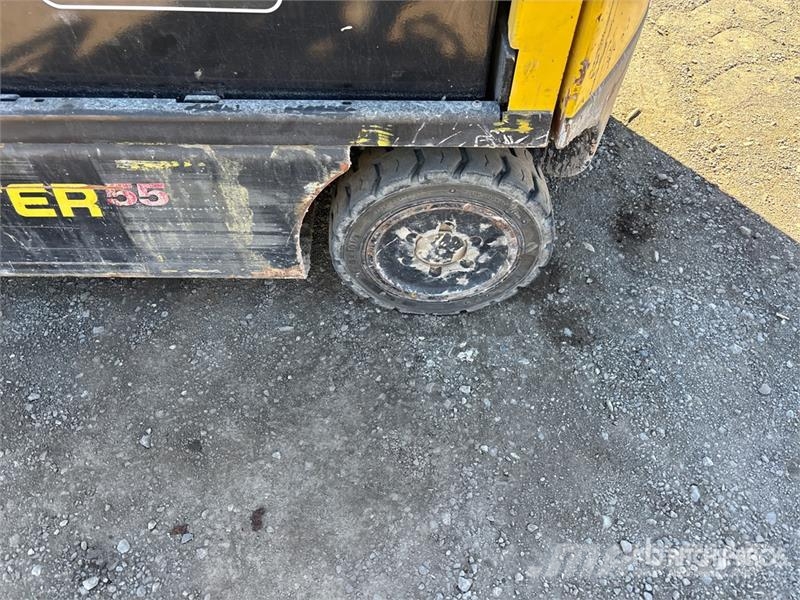 Hyster E55XN33 5150 lb Electric Forklift Akumulátorové vozíky