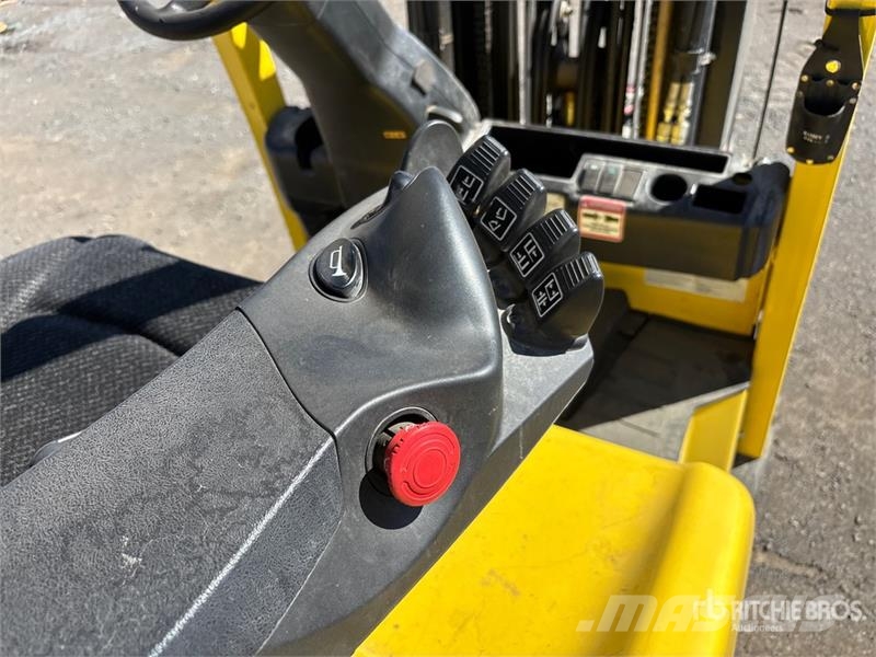 Hyster E55XN33 5150 lb Electric Forklift Akumulátorové vozíky