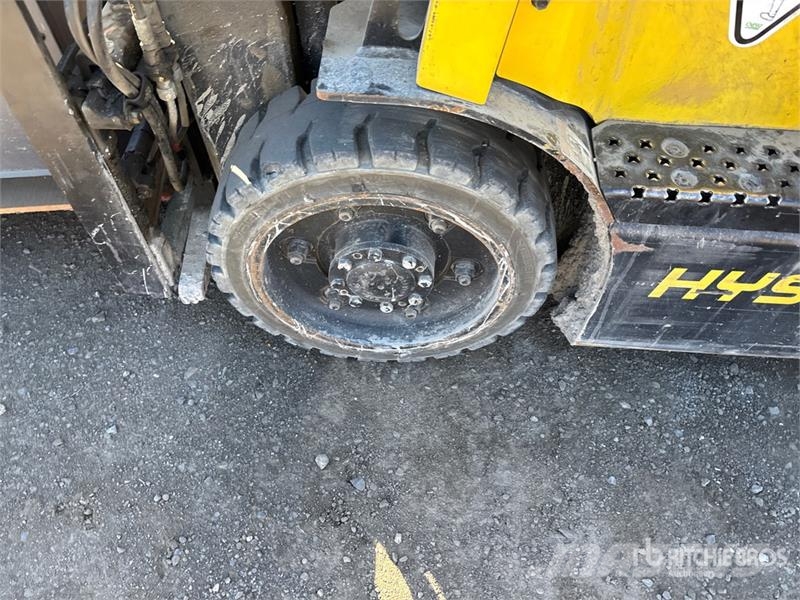 Hyster E55XN33 5150 lb Electric Forklift Akumulátorové vozíky