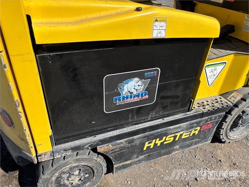 Hyster E55XN33 5150 lb Electric Forklift Akumulátorové vozíky