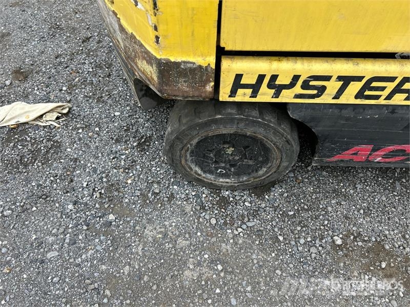 Hyster E60Z33 4600 lb Electric Forklift شاحنات ذات رافعات شوكية تعمل بالكهرباء
