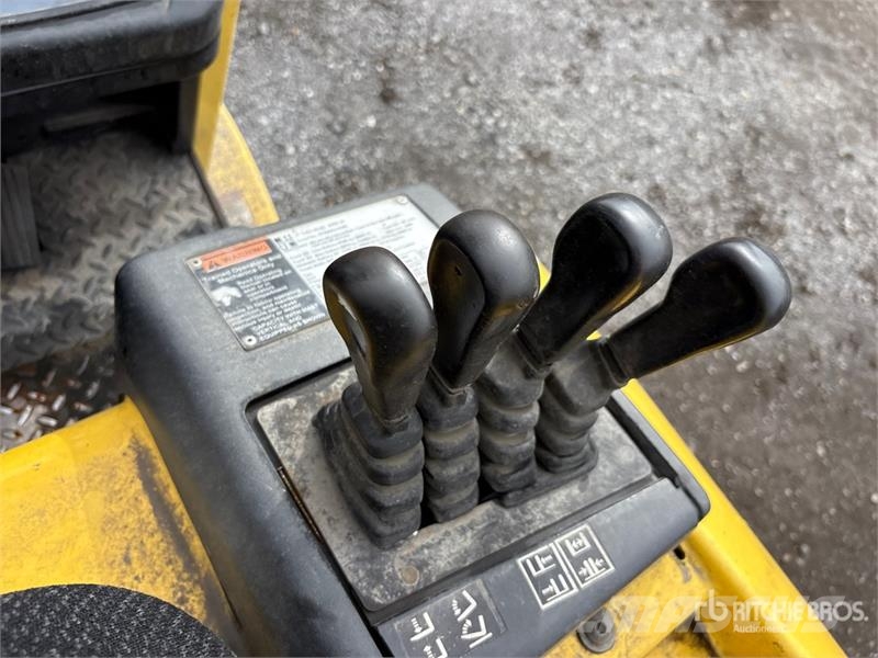 Hyster E60Z33 4600 lb Electric Forklift شاحنات ذات رافعات شوكية تعمل بالكهرباء