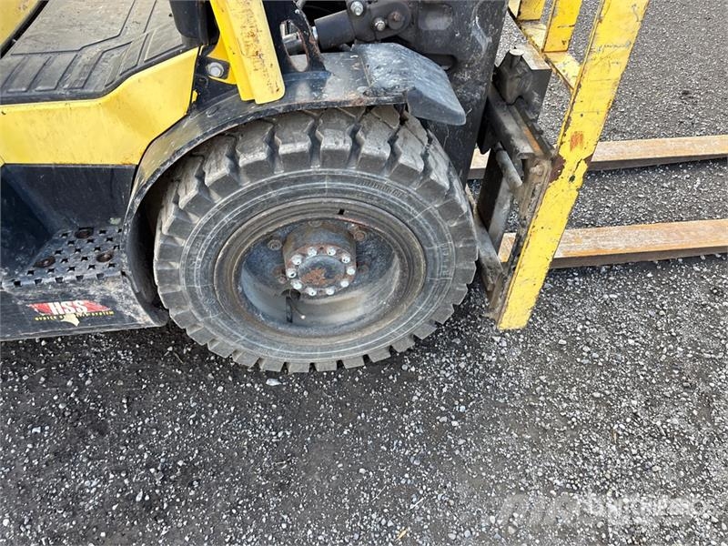 Hyster H60FT 5700 lb Pneumatic Tire Forklift Šakiniai krautuvai - Kita