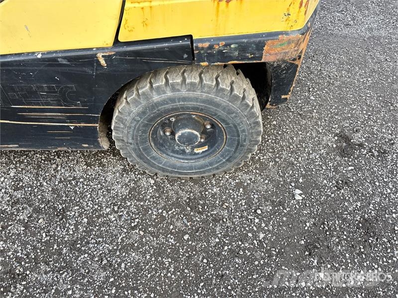 Hyster H60FT 5700 lb Pneumatic Tire Forklift Šakiniai krautuvai - Kita