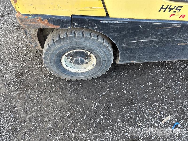 Hyster H60FT 5700 lb Pneumatic Tire Forklift Šakiniai krautuvai - Kita
