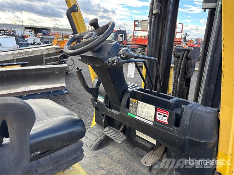 Hyster H60FT 5700 lb Pneumatic Tire Forklift Šakiniai krautuvai - Kita