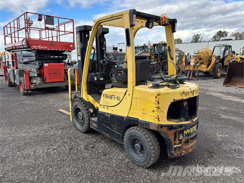 Hyster H60FT 5700 lb Pneumatic Tire Forklift Šakiniai krautuvai - Kita