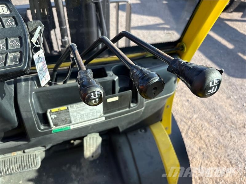 Hyster H90FT 8300 lb Pneumatic Tire Forklift Інше