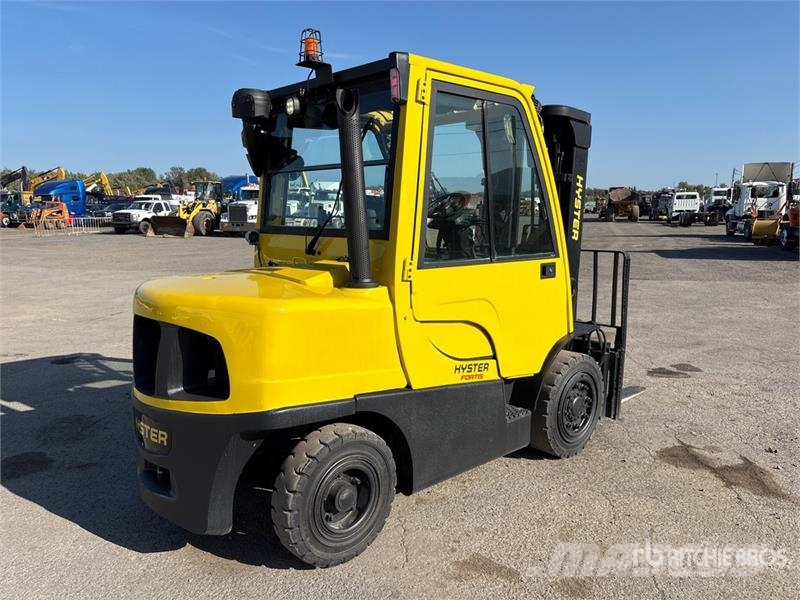Hyster H90FT 8300 lb Pneumatic Tire Forklift Інше