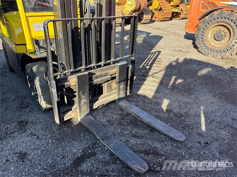 Hyster H90FT 8300 lb Pneumatic Tire Forklift Інше