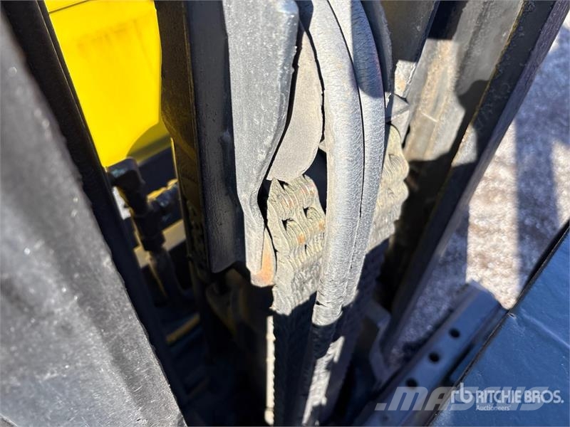 Hyster H90FT 8300 lb Pneumatic Tire Forklift Інше