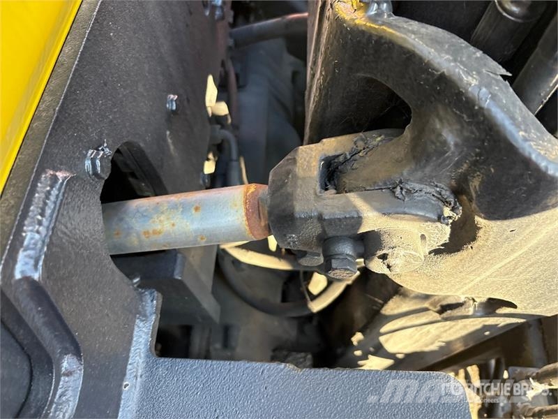 Hyster H90FT 8300 lb Pneumatic Tire Forklift Інше