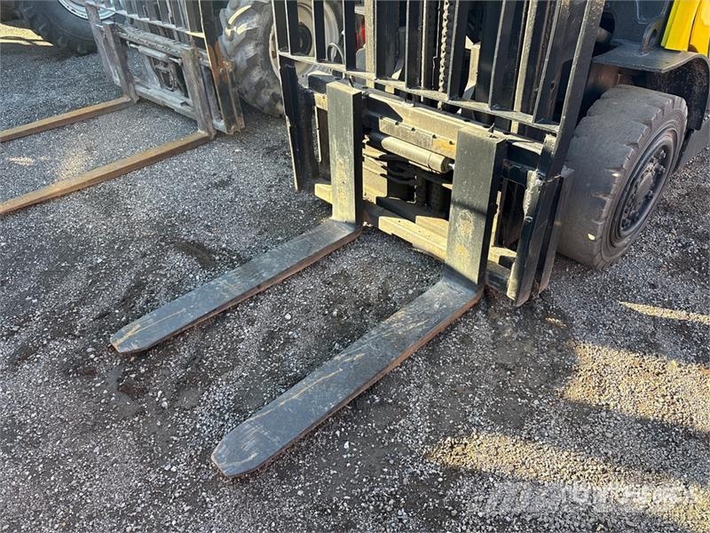 Hyster H90FT 8300 lb Pneumatic Tire Forklift Інше