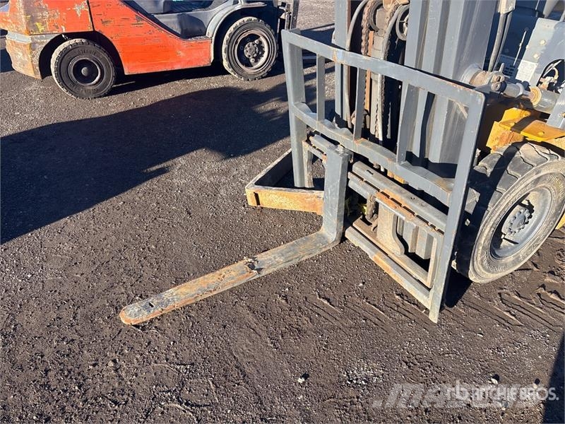Hytsu CPQD25 1750 kg Pneumatic Tire Forklift Other