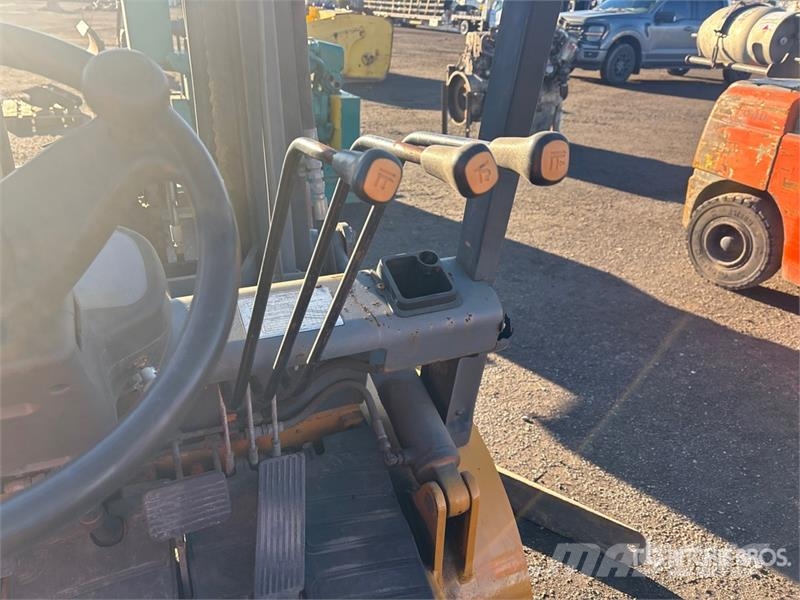 Hytsu CPQD25 1750 kg Pneumatic Tire Forklift Other