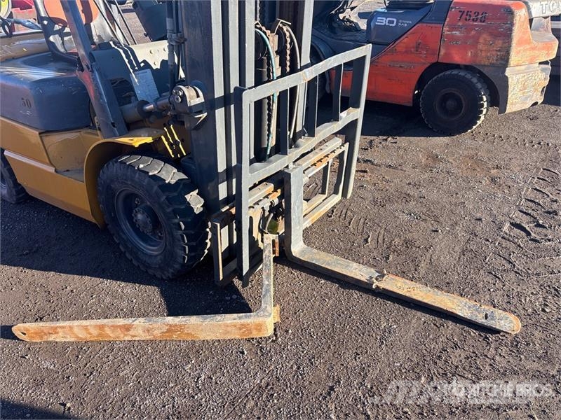 Hytsu CPQD25 1750 kg Pneumatic Tire Forklift Other