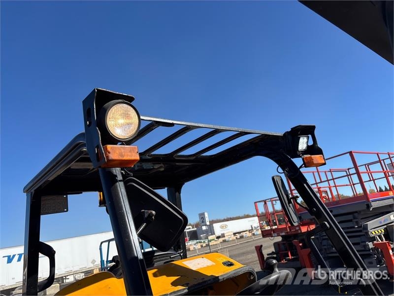 Hyundai 25L-7A 5000 lb Cushion Tire Forklift Інше