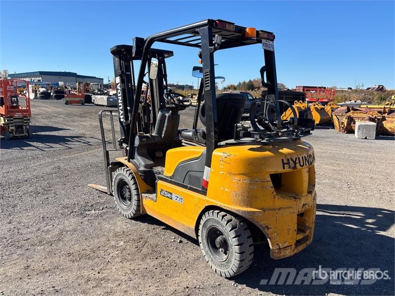 Hyundai 25L-7A 5000 lb Cushion Tire Forklift Інше