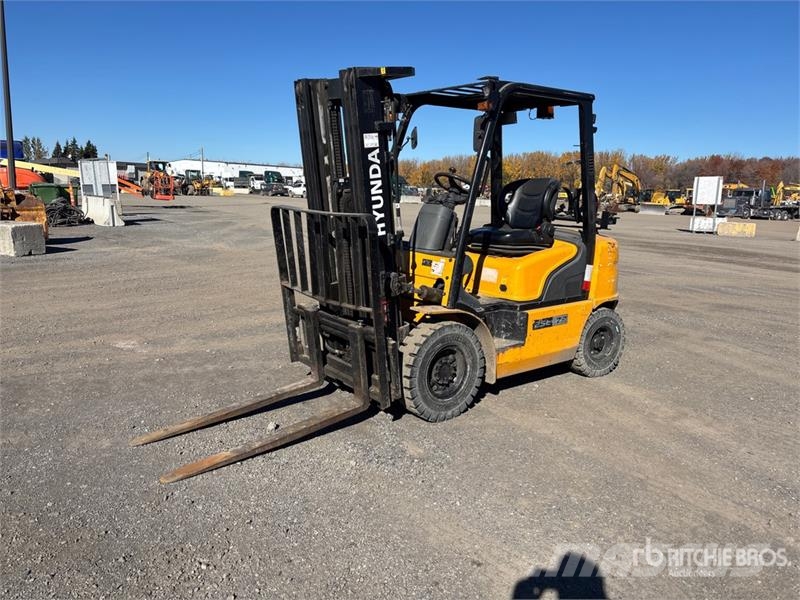 Hyundai 25L-7A 5000 lb Cushion Tire Forklift Інше