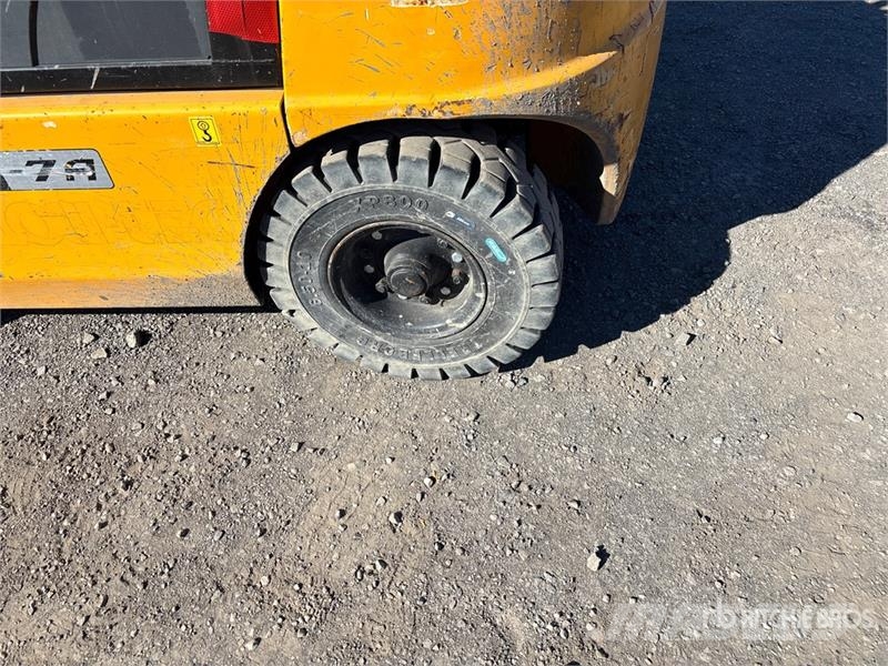 Hyundai 25L-7A 5000 lb Cushion Tire Forklift Інше