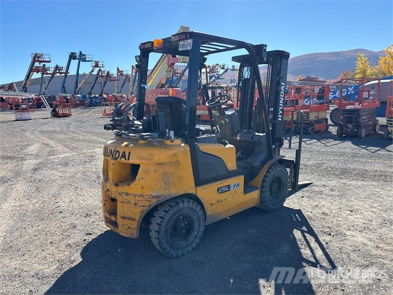 Hyundai 25L-7A 5000 lb Cushion Tire Forklift Інше