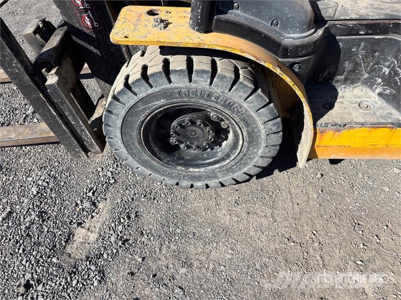 Hyundai 25L-7A 5000 lb Cushion Tire Forklift Інше