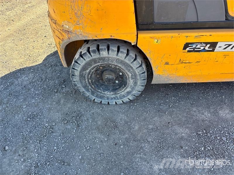 Hyundai 25L-7A 5000 lb Cushion Tire Forklift Інше