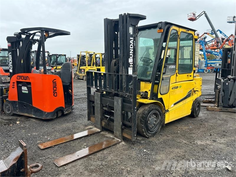 Hyundai 45D-9 8400 lb Electric Forklift Wózki elektryczne