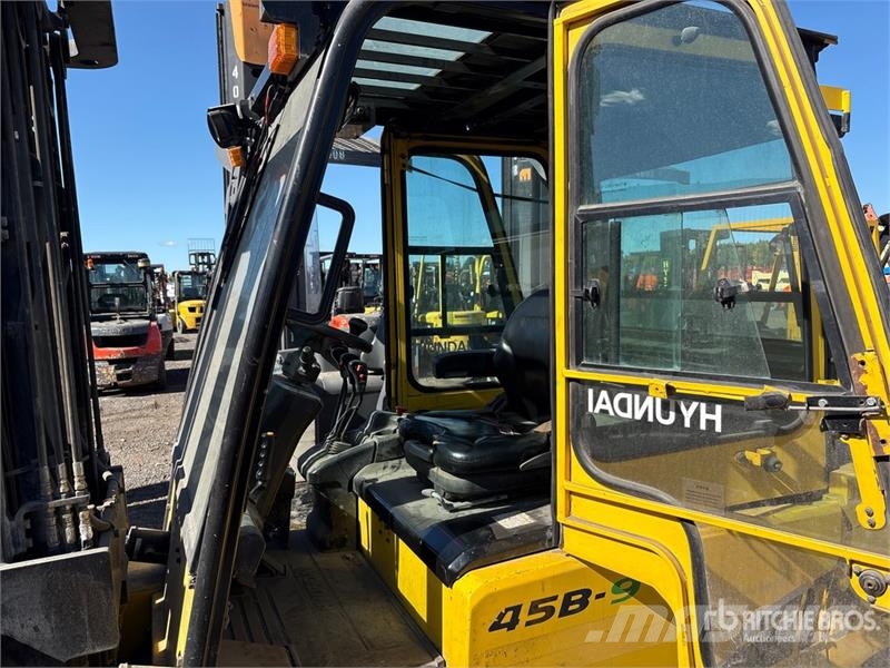 Hyundai 45D-9 8400 lb Electric Forklift Wózki elektryczne