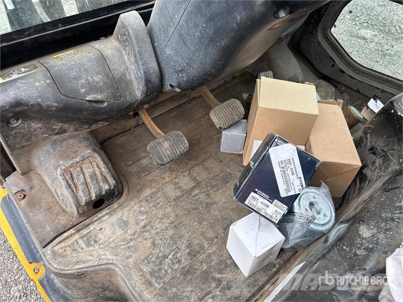 Hyundai 4940 lb Forklift Інше