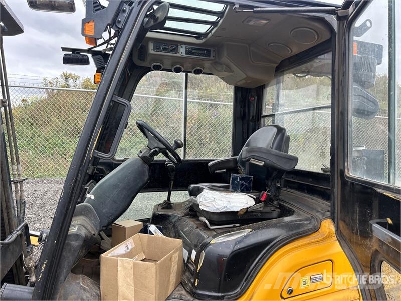 Hyundai 4940 lb Forklift Інше