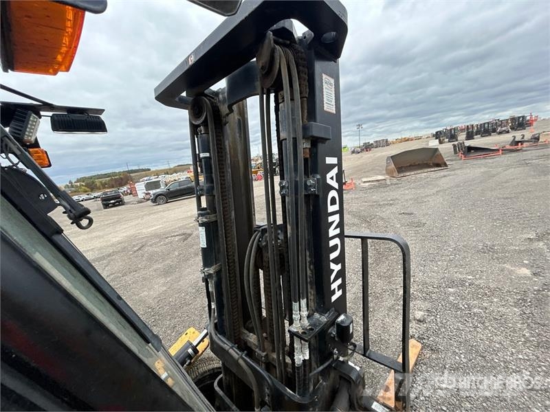 Hyundai 4940 lb Forklift Інше