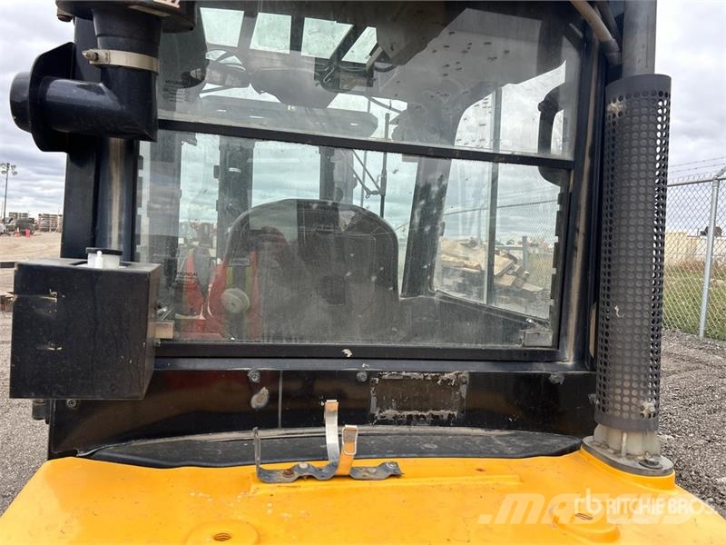 Hyundai 4940 lb Forklift Інше