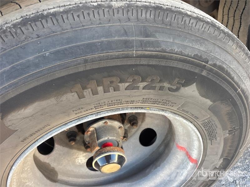 Hyundai 53 ft x 102 in T/A Van Trailer Dobozos pótkocsik
