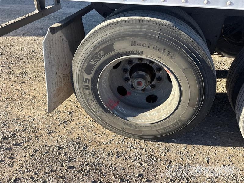 Hyundai 53 ft x 102 in T/A Van Trailer Skappåbygg