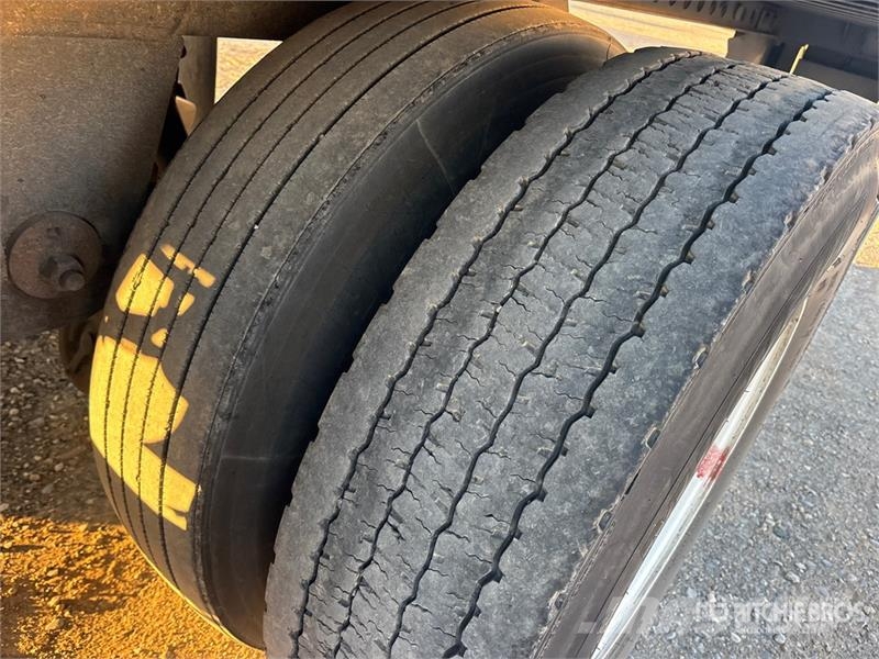 Hyundai 53 ft x 102 in T/A Van Trailer Dobozos pótkocsik