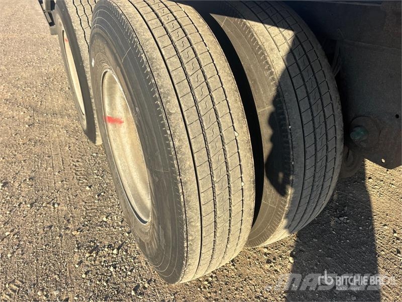 Hyundai 53 ft x 102 in T/A Van Trailer Dobozos pótkocsik
