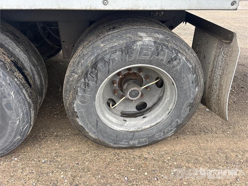 Hyundai 53 ft x 102 in T/A Van Trailer Rimorchi cassonati